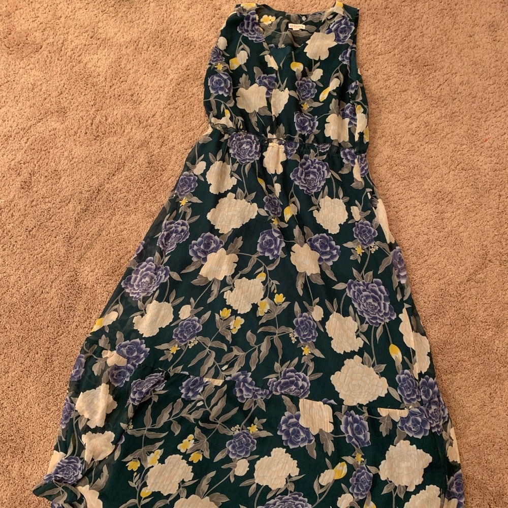 Dress - Picture 2 of 2